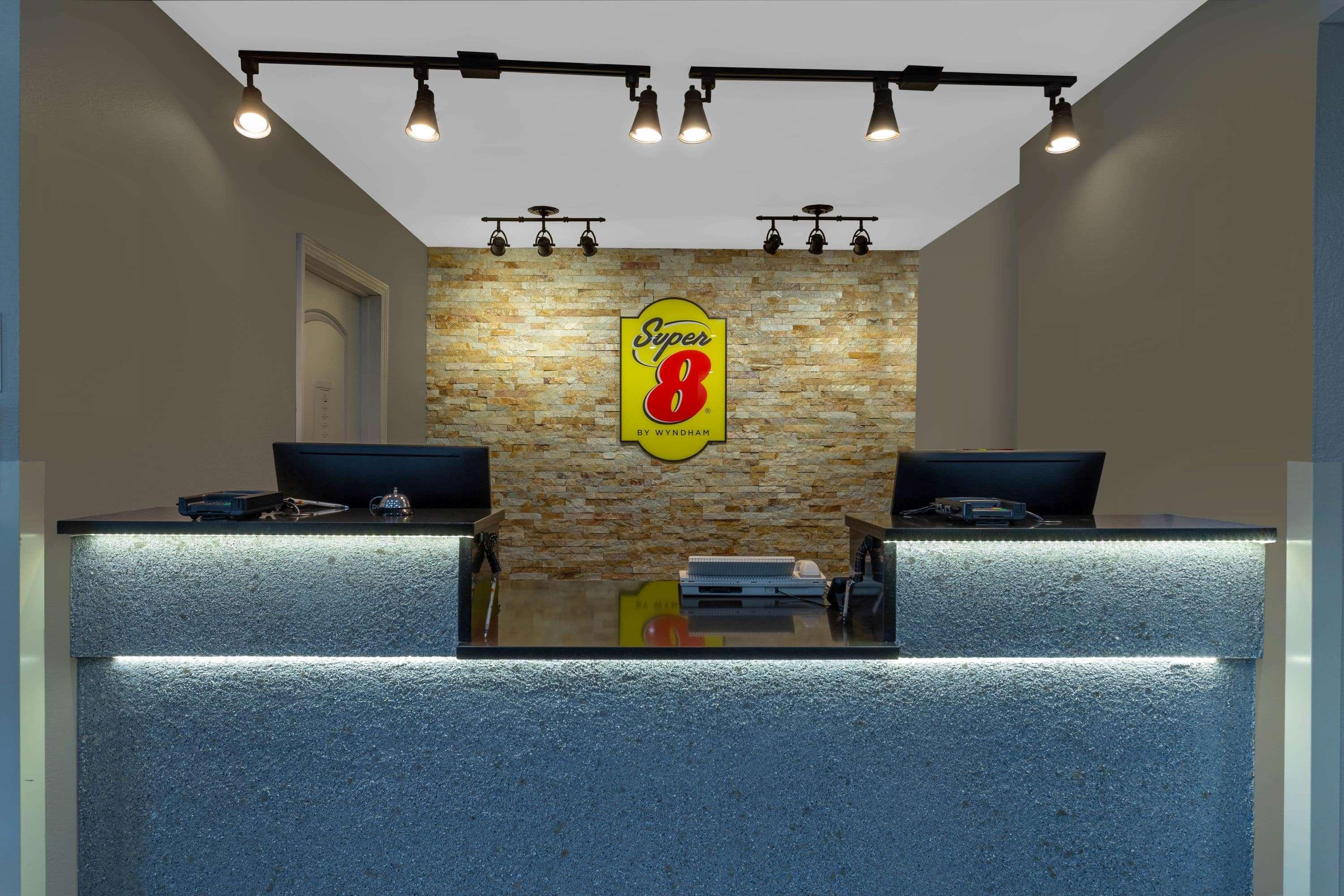 מלון Super 8 By Wyndham סאות' הולנד מראה חיצוני תמונה